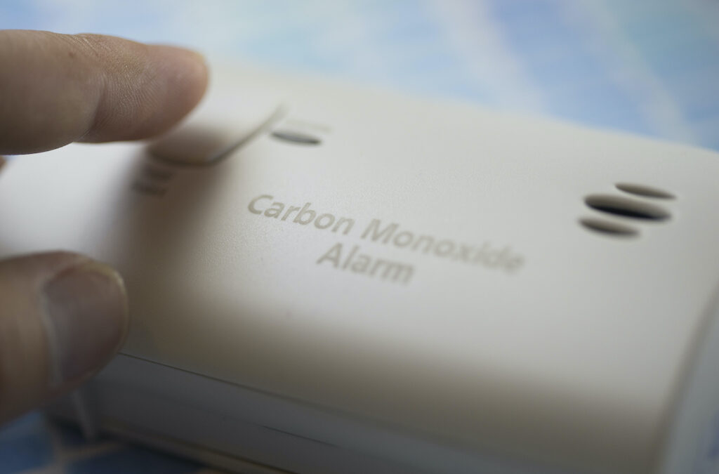 know the signs of carbon monoxide poisoning
