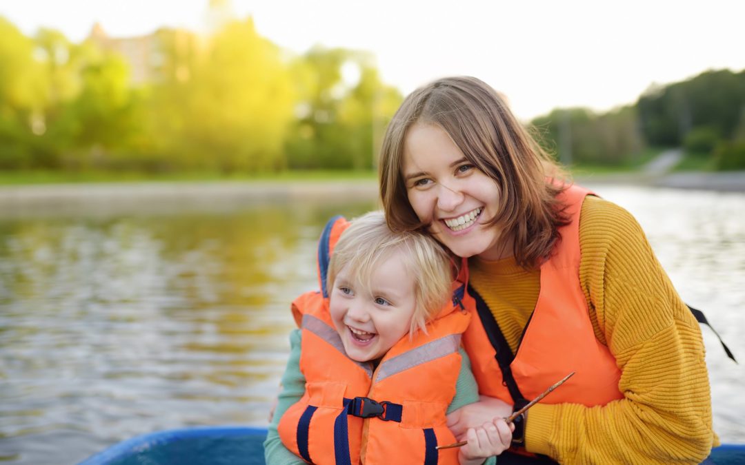 A checklist of the most important boating safety equipment.